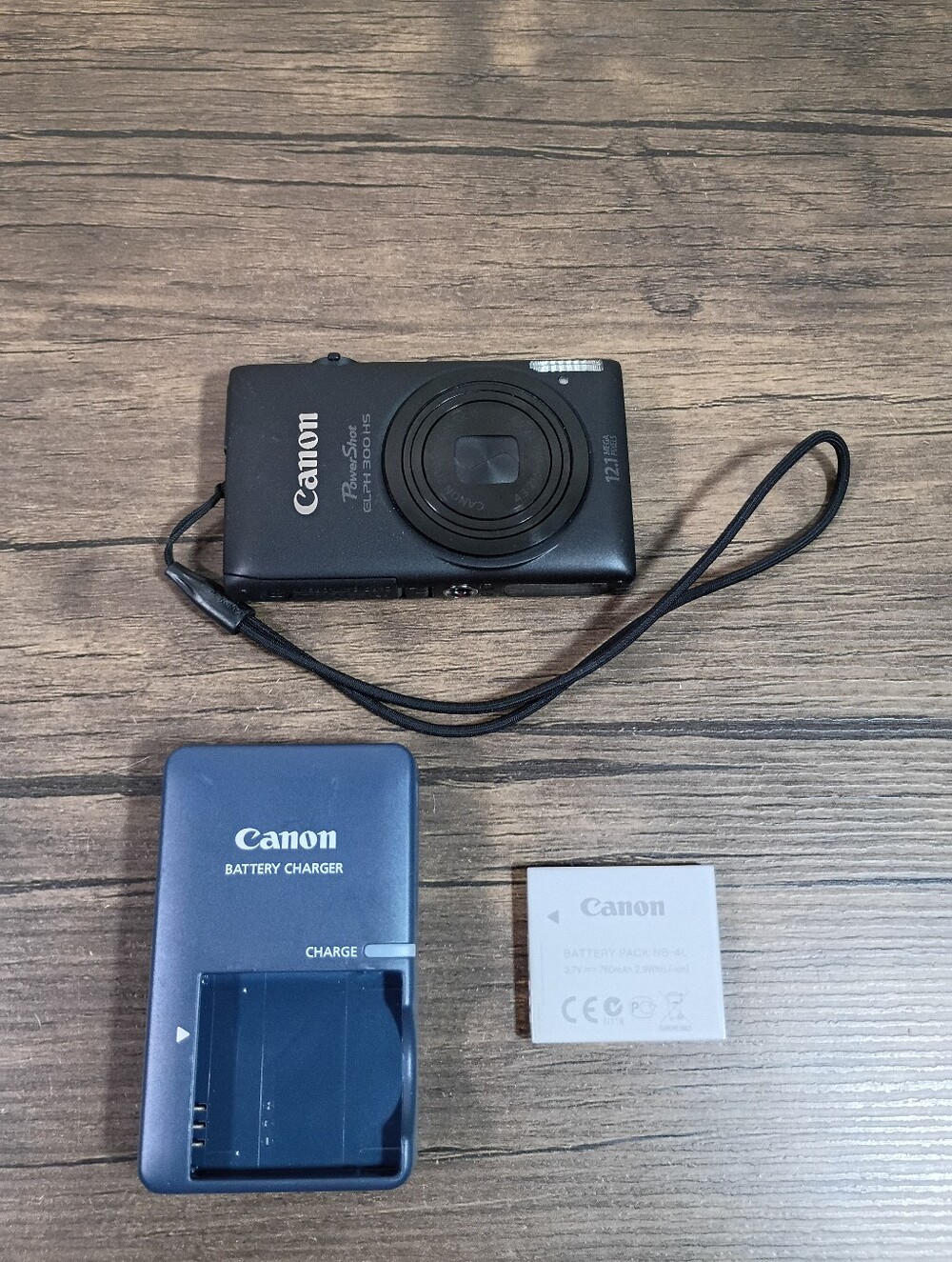 Canon PowerShot ELPH 300 HS 12.1MP Digital Camera - W/Battery & Charger-Black